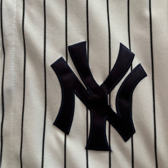 Authentic Limited Edition Derek Jeter Jersey with Jeter 30000 Career Hits Patch - Picture 5 of 6